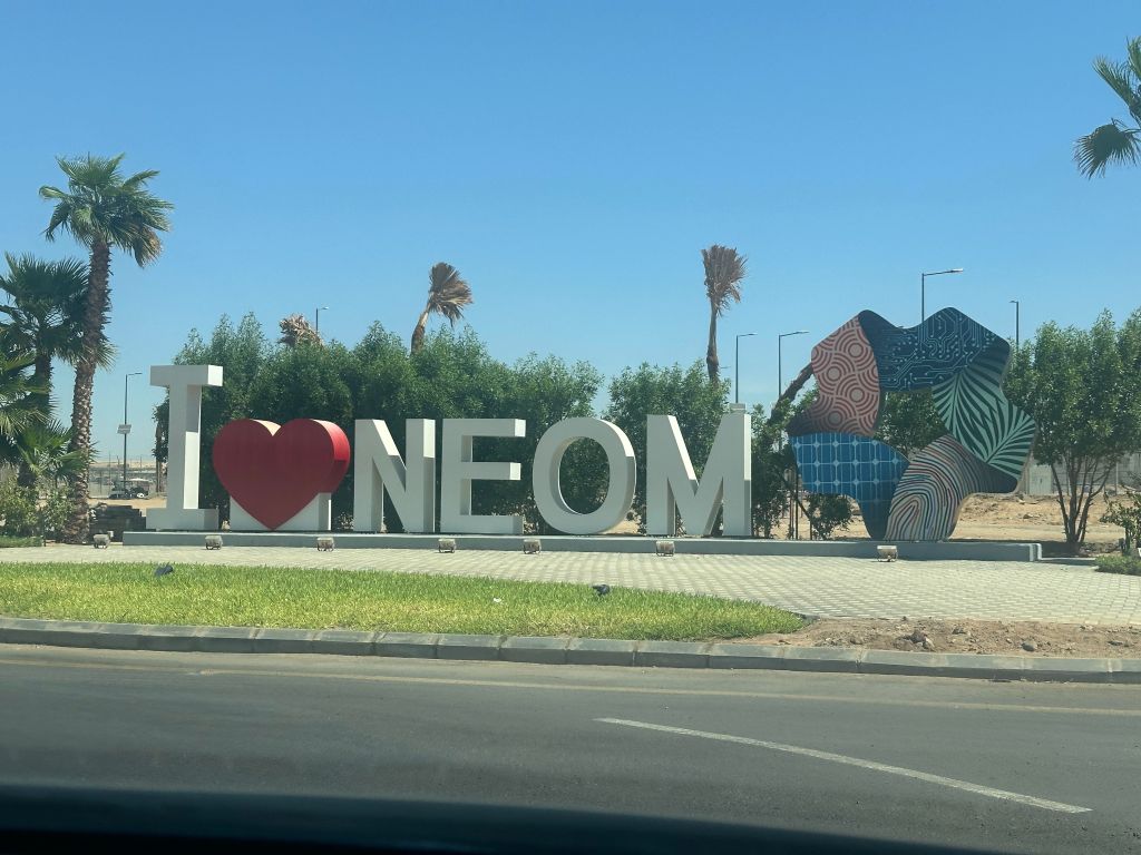 超効率性とカーボンニュートラル化を目指す、サウジアラビアの未来都市プロジェクトNEOMで開催されたセミナーで、CEOのヒョン・バロがSpecial Guest Talkに登壇しました。